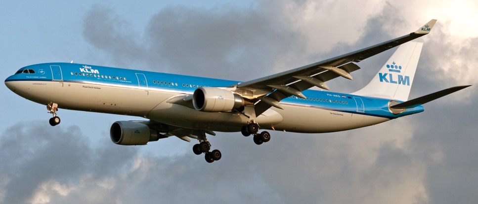 KLM Airbus A330 300 PH AKD 7544135478