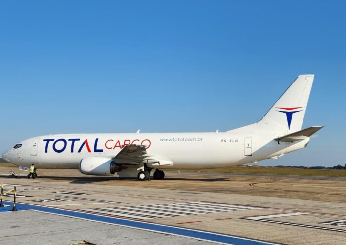 Total Linhas Aéreas Boeing 737